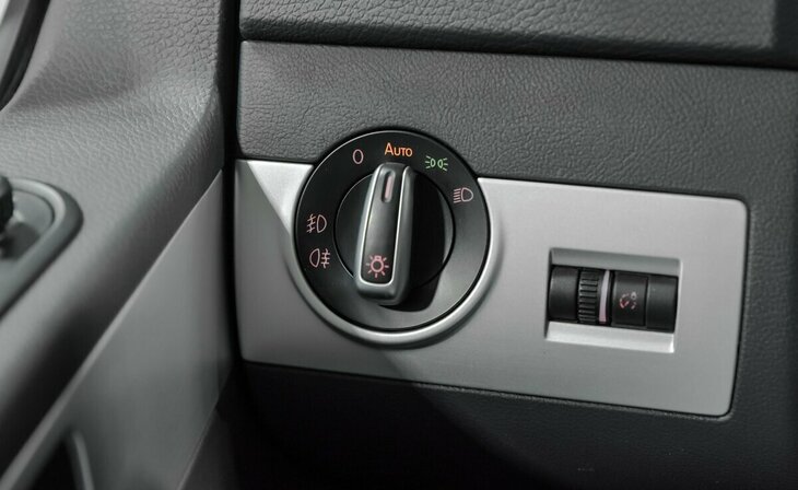 Volkswagen Multivan - Фото 8