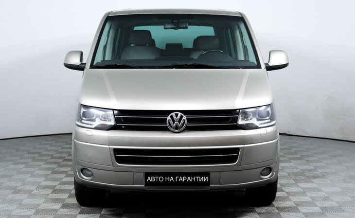 Volkswagen Multivan - Фото 1