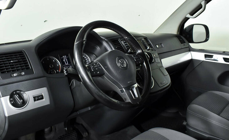 Volkswagen Multivan - Фото 9