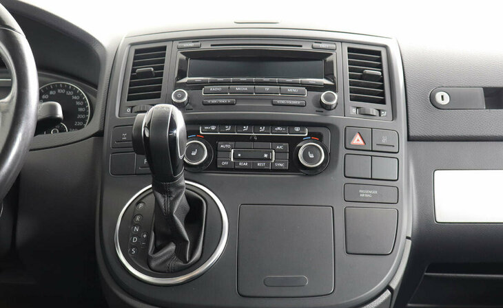 Volkswagen Multivan - Фото 8