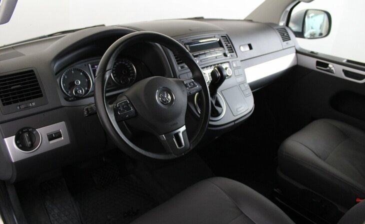 Volkswagen Multivan - Фото 9