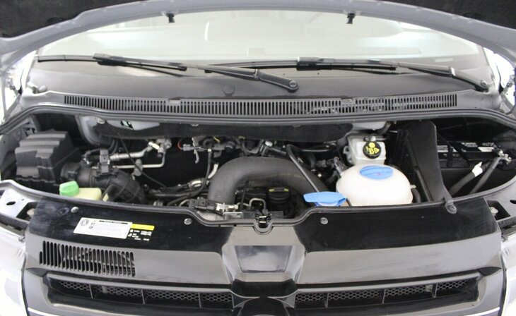 Volkswagen Multivan - Фото 5