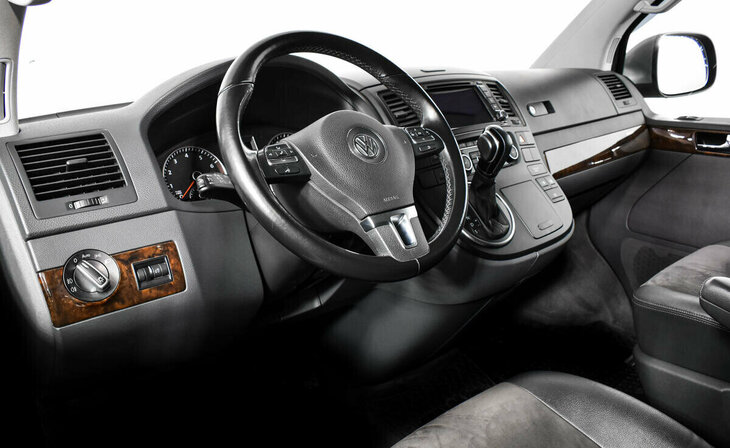 Volkswagen Multivan - Фото 9