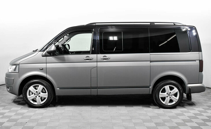 Volkswagen Multivan - Фото 1