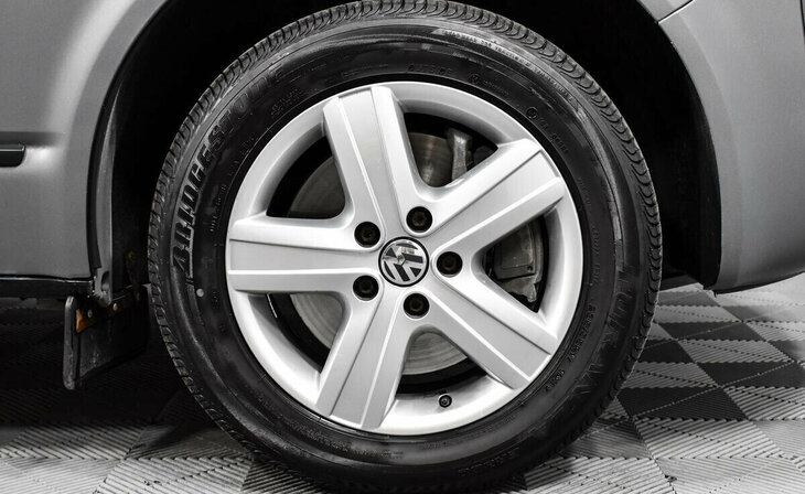 Volkswagen Multivan - Фото 6