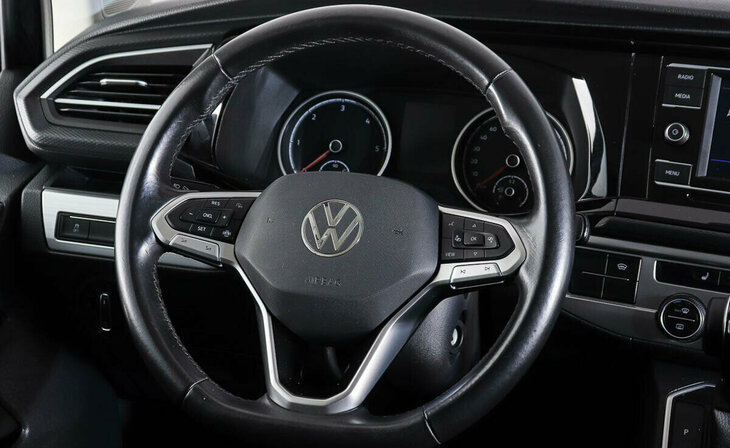 Volkswagen Multivan - Фото 9