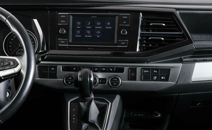 Volkswagen Multivan - Фото 10