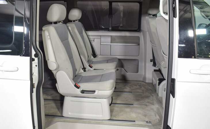 Volkswagen Multivan - Фото 9