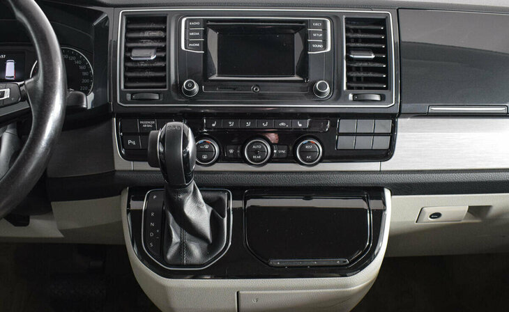 Volkswagen Multivan - Фото 7