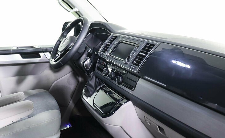 Volkswagen Multivan - Фото 9