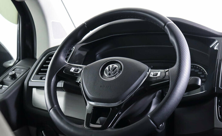 Volkswagen Multivan - Фото 12