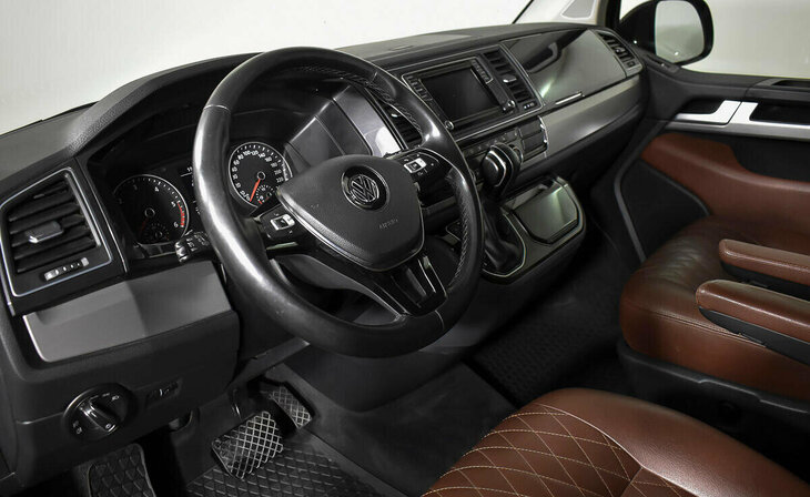 Volkswagen Multivan - Фото 11