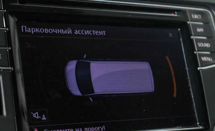 Volkswagen Multivan - Фото 10