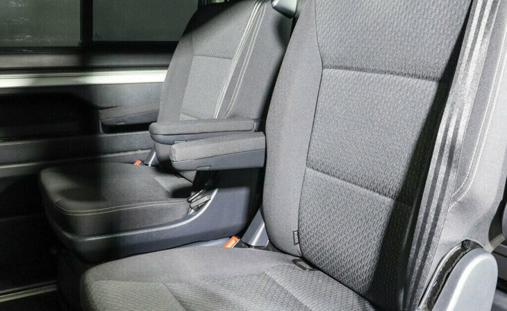 Volkswagen Multivan - Фото 13