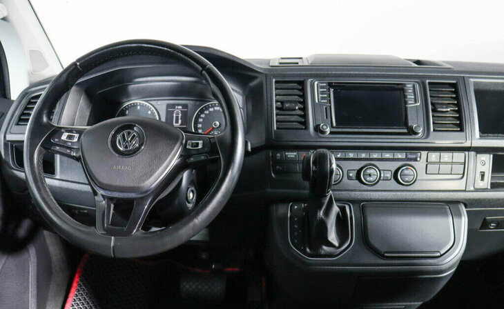 Volkswagen Multivan - Фото 6