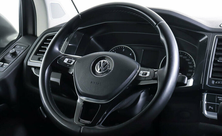 Volkswagen Multivan - Фото 11