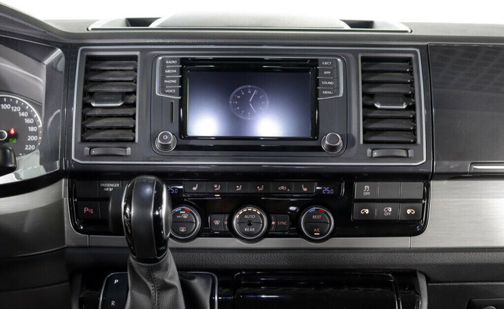 Volkswagen Multivan - Фото 10