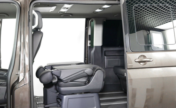 Volkswagen Multivan - Фото 15