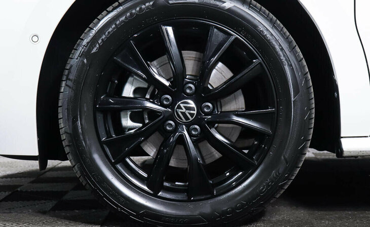 Volkswagen Multivan - Фото 9