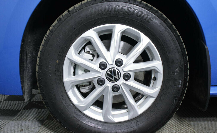 Volkswagen Multivan - Фото 4