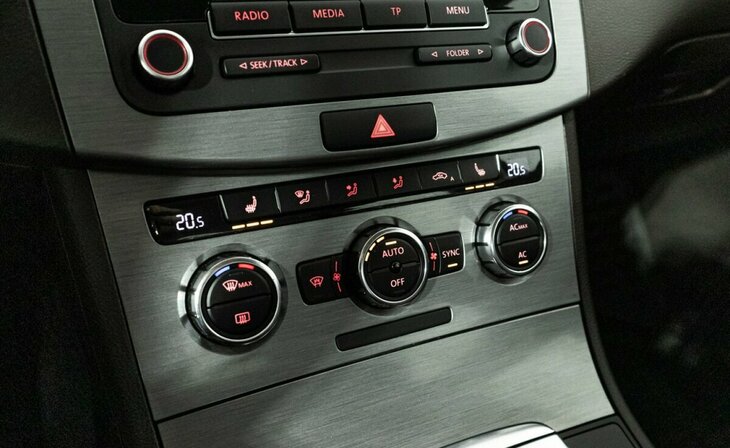 Volkswagen Passat - Фото 8