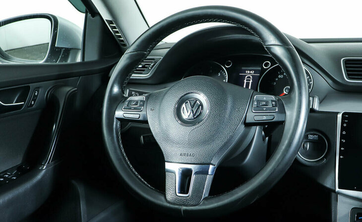 Volkswagen Passat - Фото 12