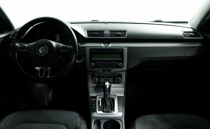 Volkswagen Passat - Фото 8
