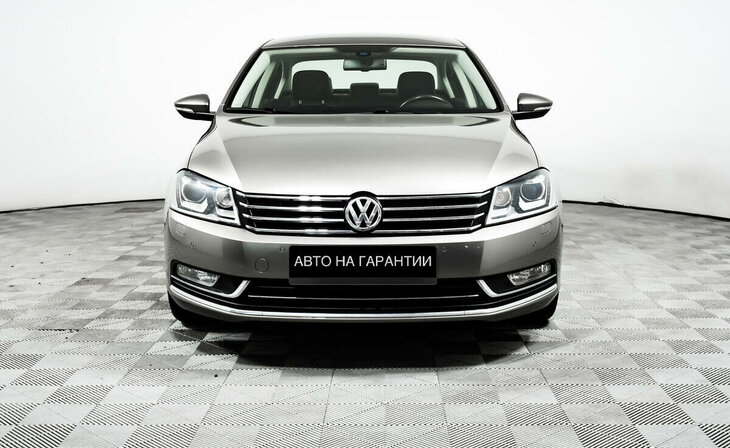 Volkswagen Passat - Фото 1