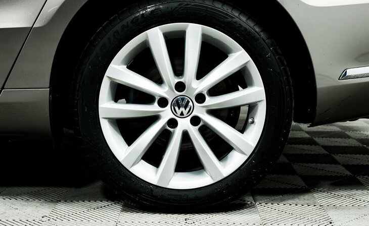 Volkswagen Passat - Фото 7