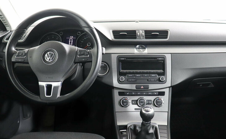 Volkswagen Passat - Фото 6