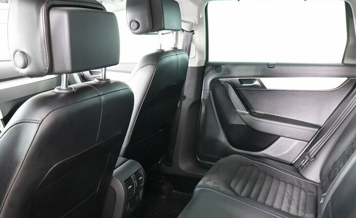 Volkswagen Passat - Фото 8