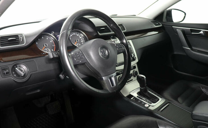 Volkswagen Passat - Фото 6