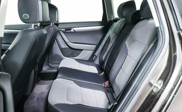 Volkswagen Passat - Фото 19