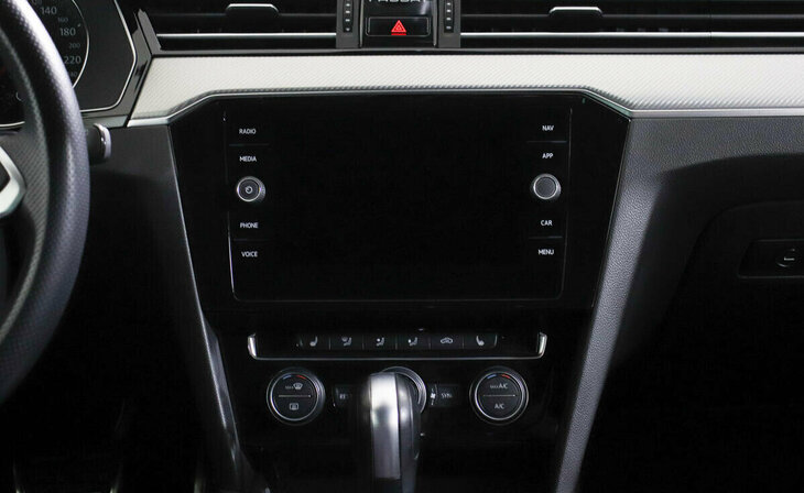 Volkswagen Passat - Фото 7