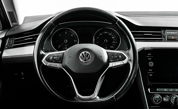 Volkswagen Passat - Фото 10
