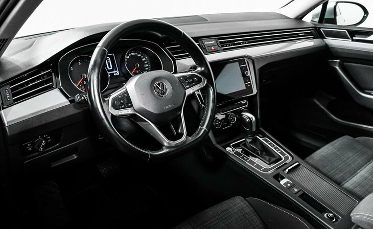 Volkswagen Passat - Фото 8