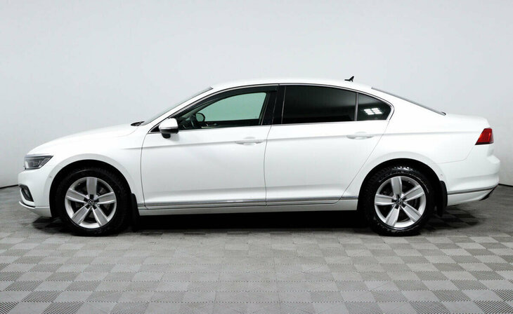 Volkswagen Passat - Фото 2