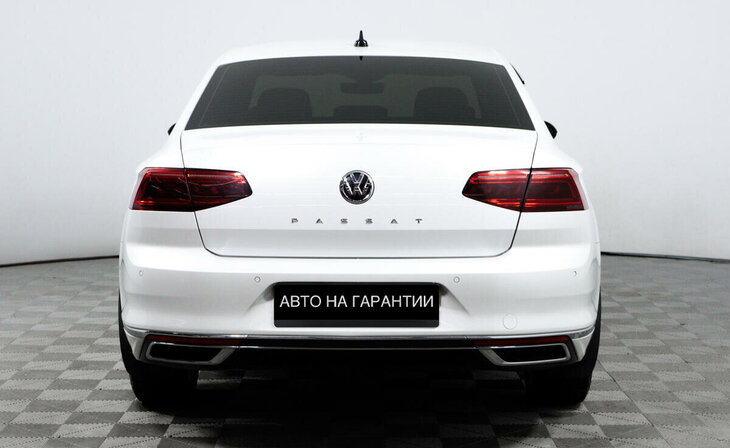 Volkswagen Passat - Фото 5