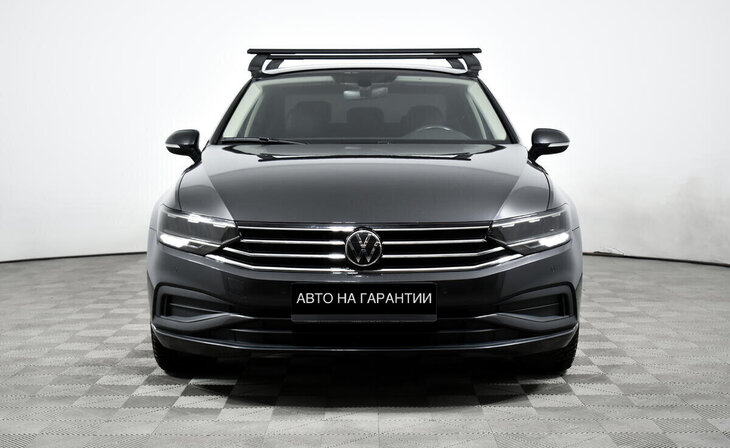 Volkswagen Passat - Фото 1