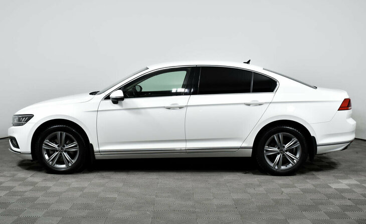 Volkswagen Passat - Фото 2