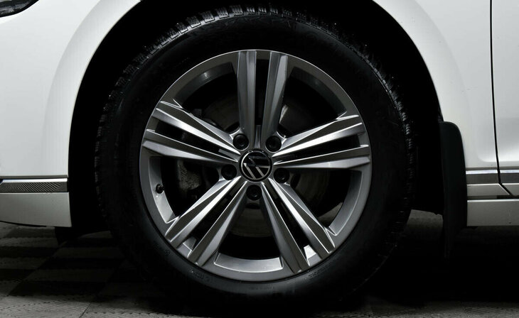 Volkswagen Passat - Фото 7