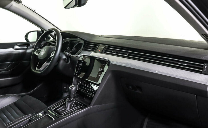 Volkswagen Passat - Фото 7