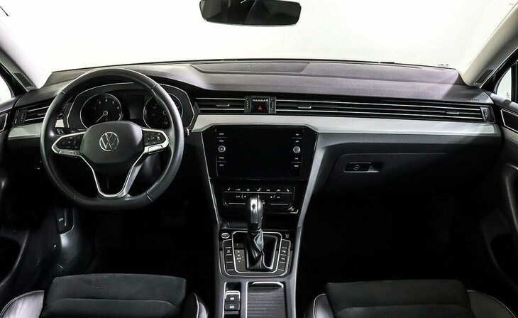 Volkswagen Passat - Фото 8