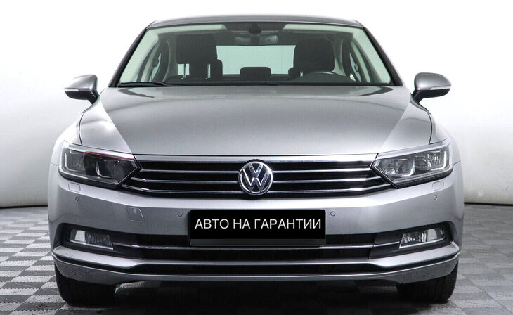 Volkswagen Passat - Фото 1