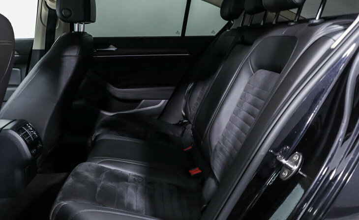 Volkswagen Passat - Фото 11