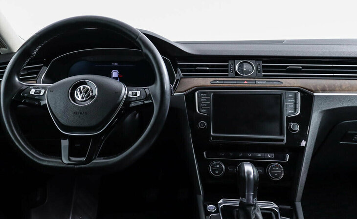Volkswagen Passat - Фото 5