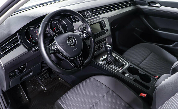 Volkswagen Passat - Фото 9
