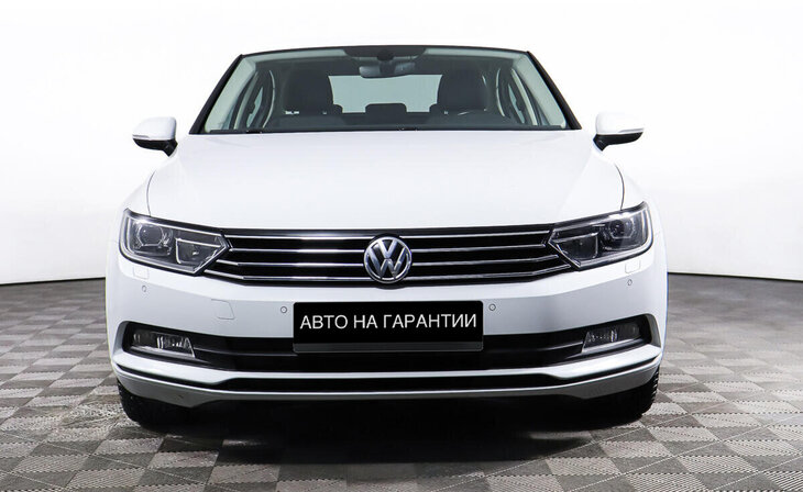 Volkswagen Passat - Фото 1