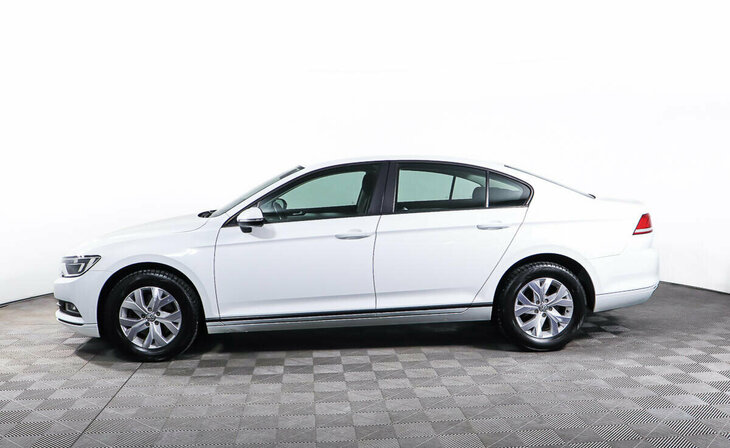 Volkswagen Passat - Фото 2