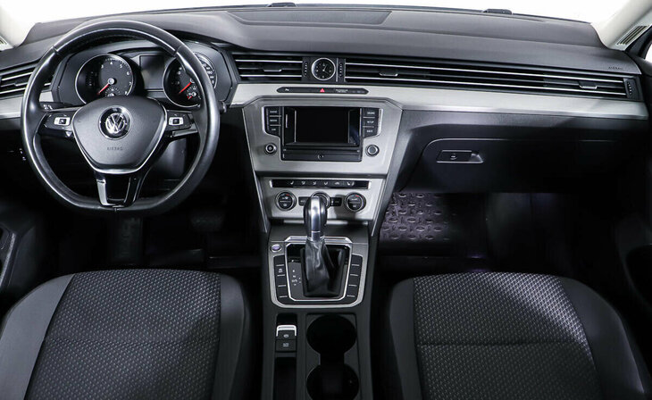 Volkswagen Passat - Фото 8